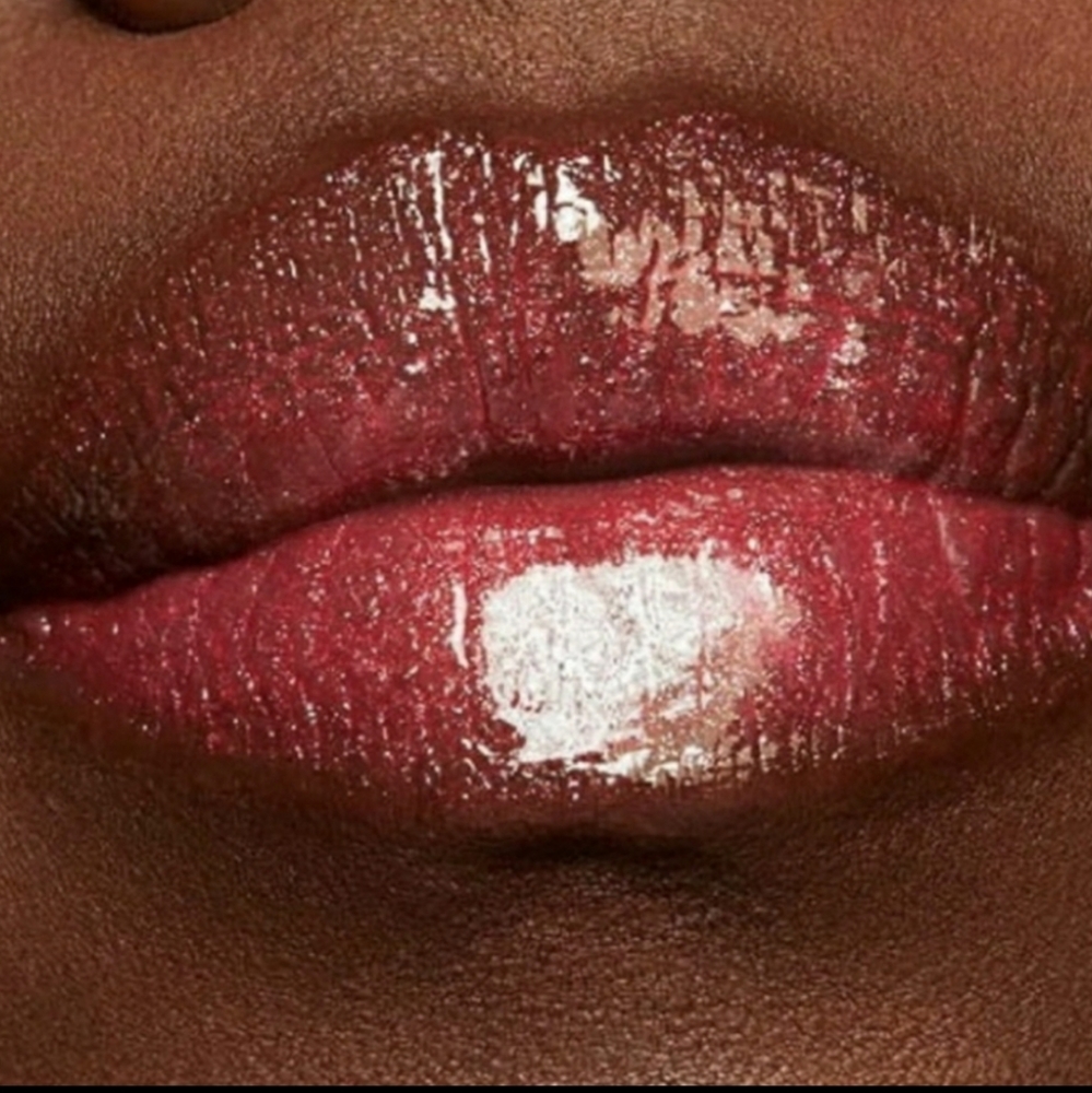 MAC LIPGLASS- SNOW IN LOVE ๐ฅฐ - Picture 3 of 10